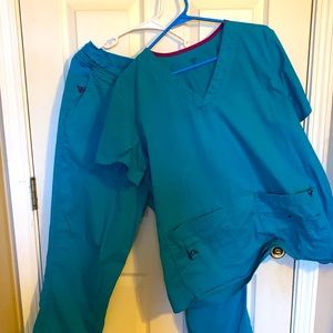 Med Couture scrub set